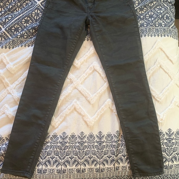 American Eagle Outfitters Dark Camo Jeggings - Picture 2 of 5